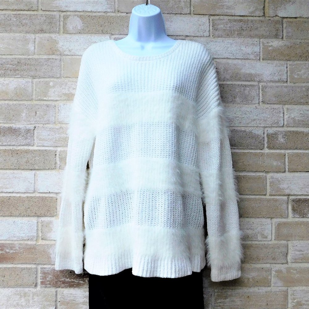 Love Story Women's Pullover Knit Sweater, White